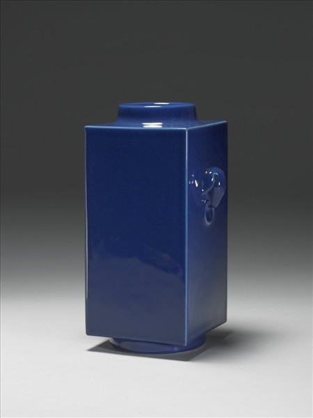 霽青雙象耳琮式瓶