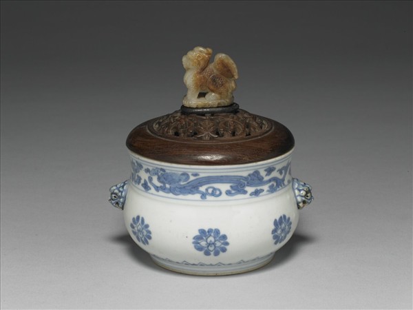 青花夔龍團花簋式爐