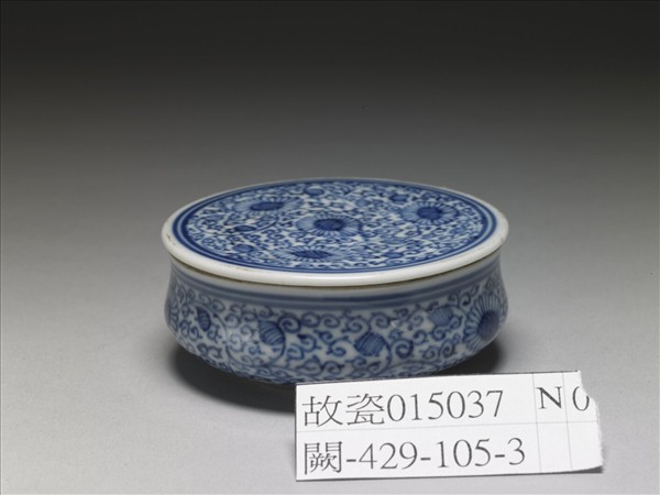 青花纏枝菊花小盒