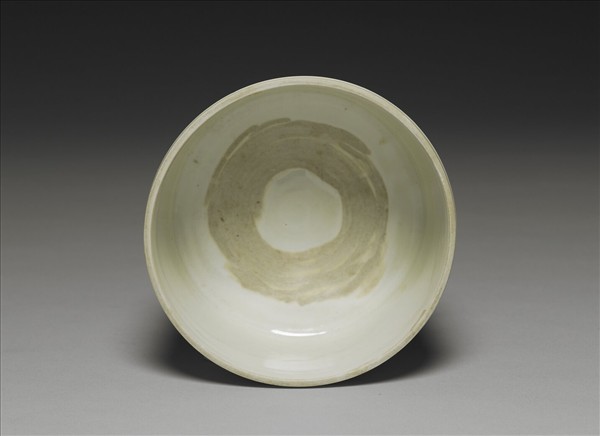 景德鎮窯 青白瓷弦紋三足爐