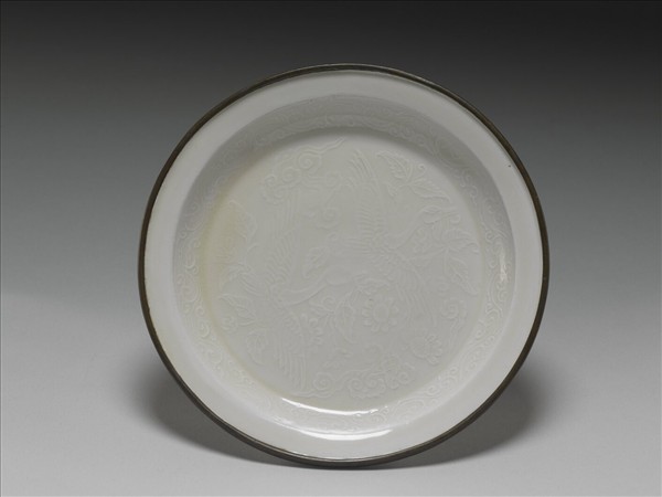 定窯 白釉劃花雙鳧紋盤