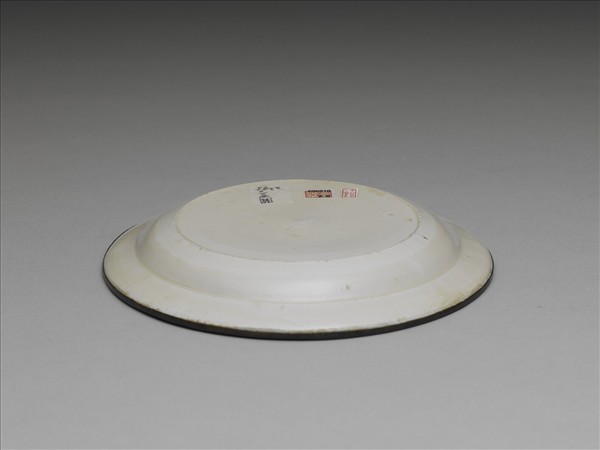 定窯 白釉劃花雙鳧紋盤