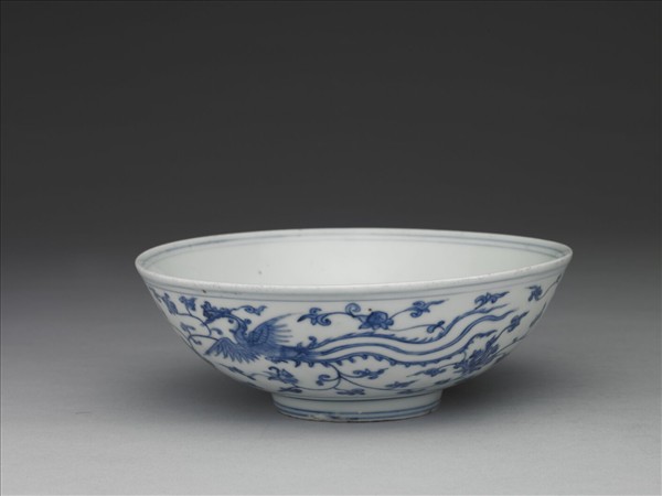 青花穿蓮鳳紋碗