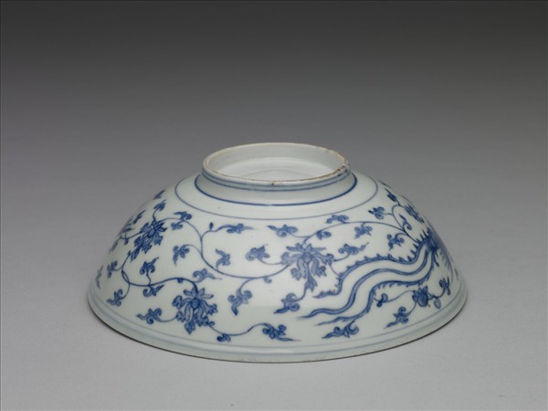 青花穿蓮鳳紋碗