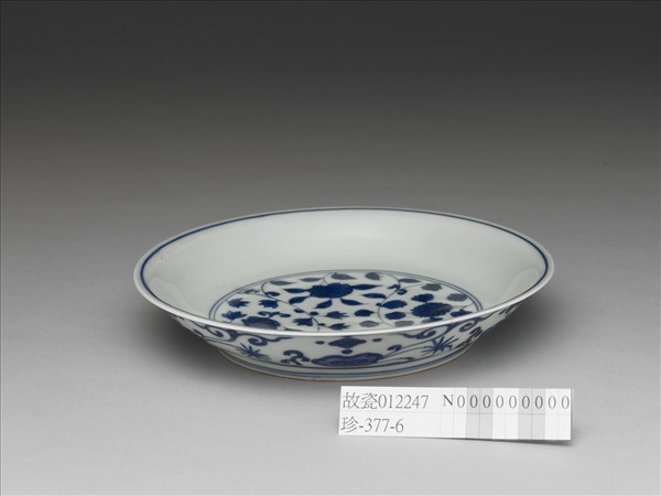 青花靈芝花卉紋盤