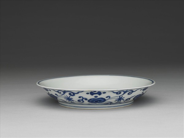 青花靈芝花卉紋盤