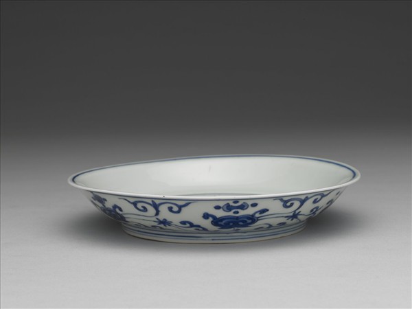 青花靈芝花卉紋盤