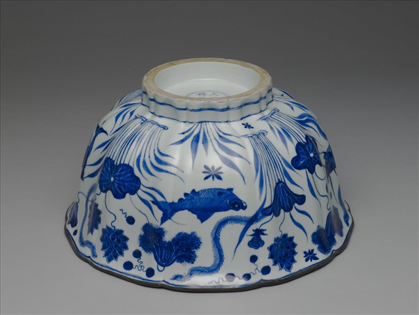 青花魚藻紋牡丹花式碗