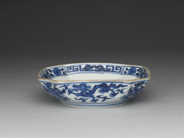 青花龍鳳八方盤