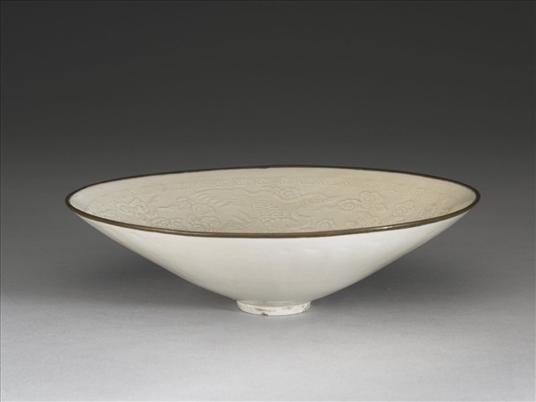 定窯 白瓷印花鳳凰牡丹紋碗