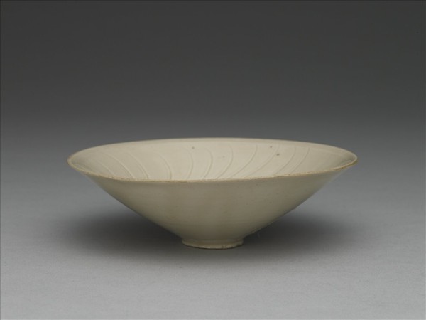 定窯 旋紋笠式盞
