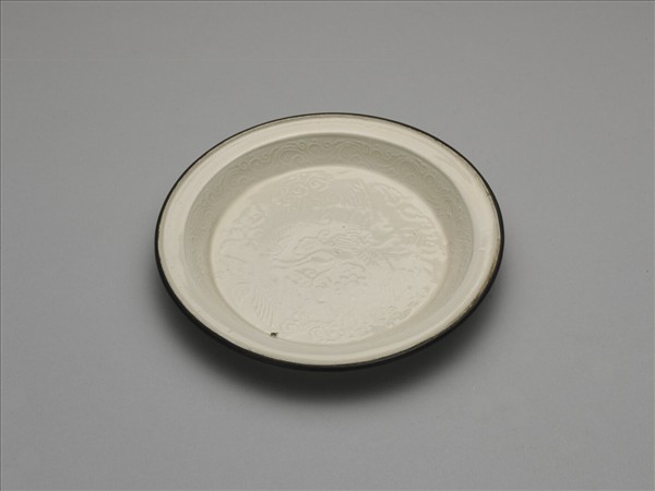定窯 印花雙雁銜花折沿盤