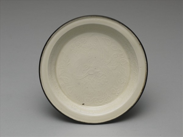 定窯 印花雙雁銜花折沿盤