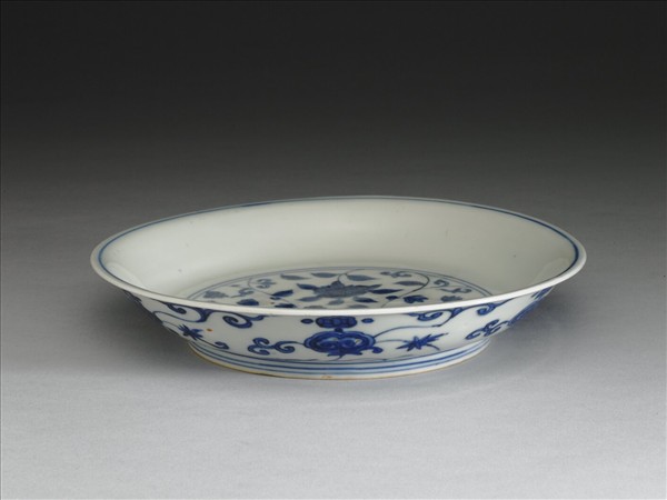 青花靈芝花卉紋盤