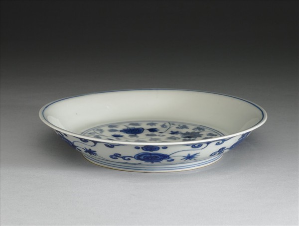 青花靈芝花卉紋盤