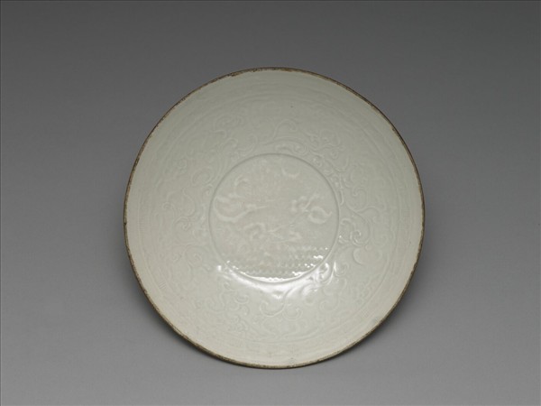 景德鎮窯 白瓷印花石榴梅月圖碗