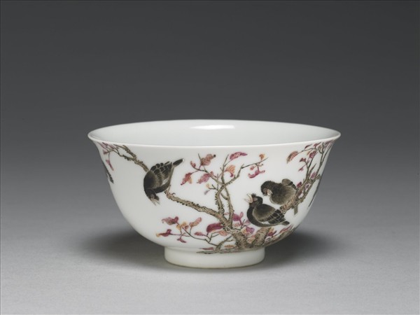 琺瑯彩紅葉八哥茶碗