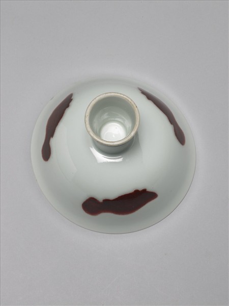 釉裡紅三魚紋高足碗