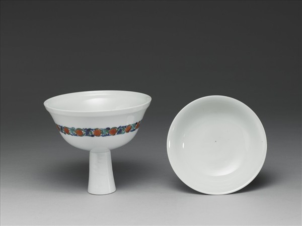 五彩花鳥紋高足蓋碗