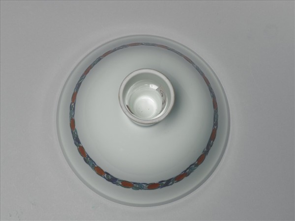 五彩花鳥紋高足蓋碗