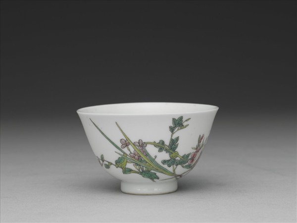 琺瑯彩花卉酒鍾