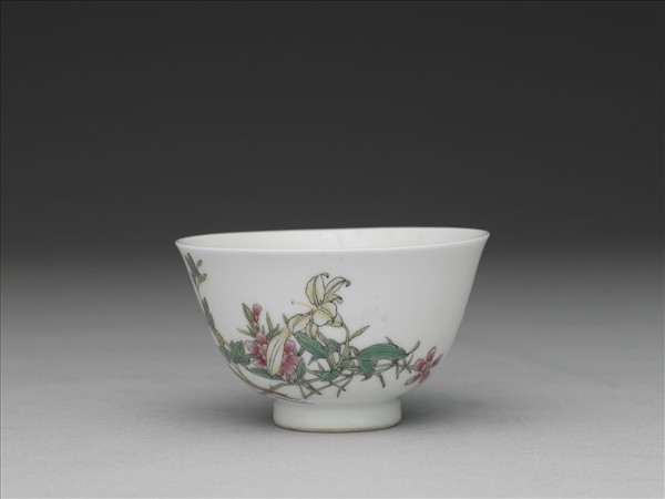 琺瑯彩花卉酒鍾