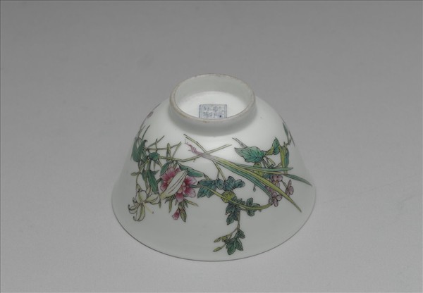 琺瑯彩花卉酒鍾