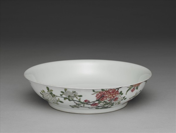 琺瑯彩海棠繡球花紋盤