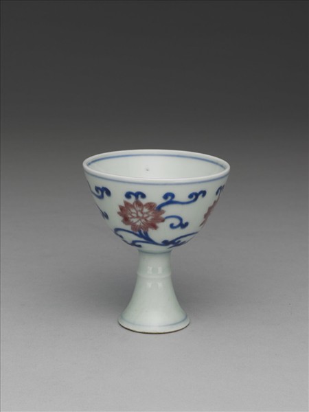青花釉裡紅番蓮紋高足杯