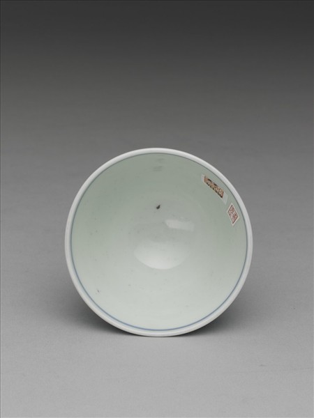 青花釉裡紅番蓮紋高足杯