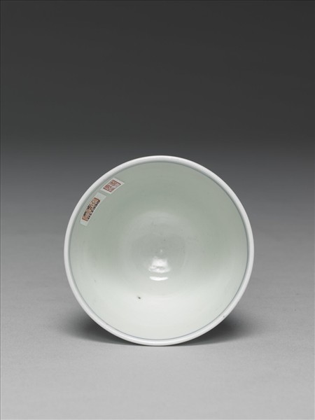 青花釉裡紅番蓮紋高足杯