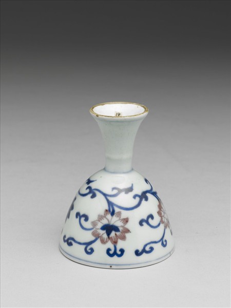 青花釉裡紅番蓮紋高足杯