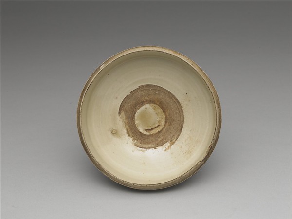 定窯 白瓷劃花萱草紋盒