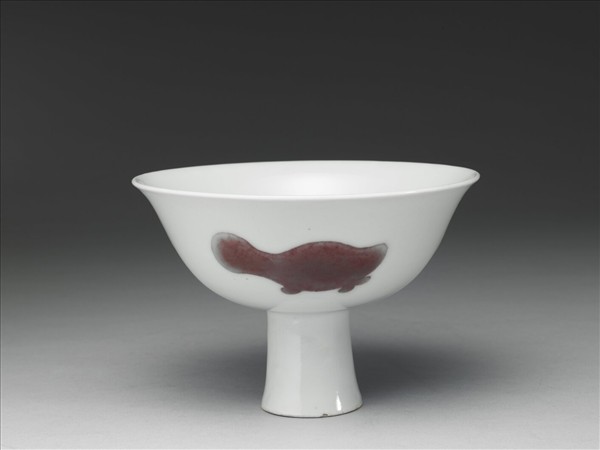 釉裡紅三魚紋高足碗