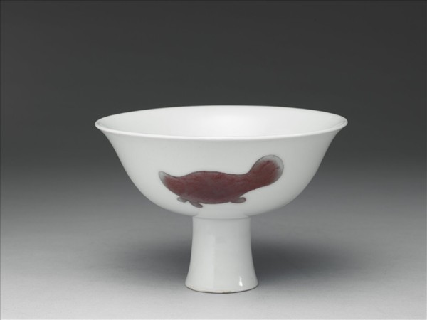 釉裡紅三魚紋高足碗