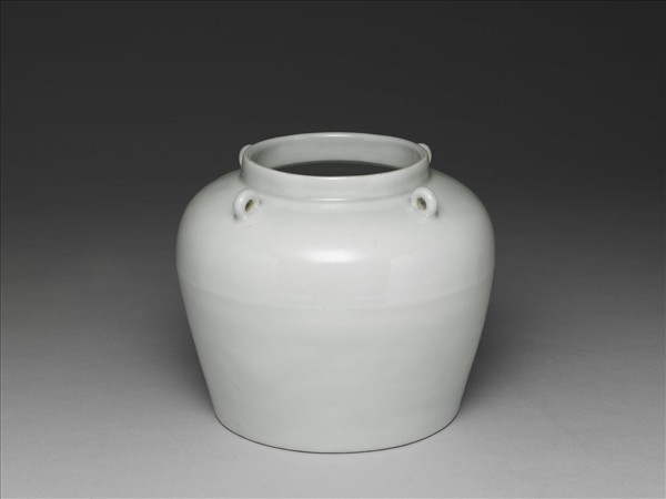 甜白釉四繫罐
