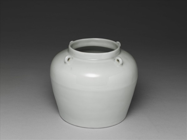 甜白釉四繫罐