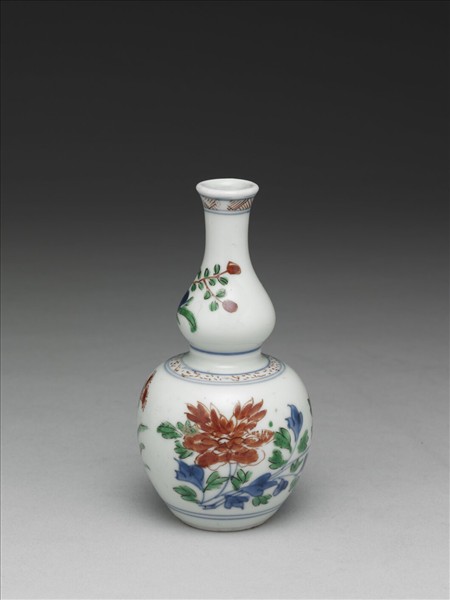 五彩花卉紋葫蘆瓶