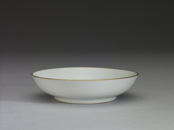 白瓷金邊碟