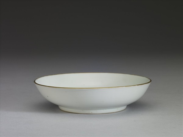 白瓷金邊碟
