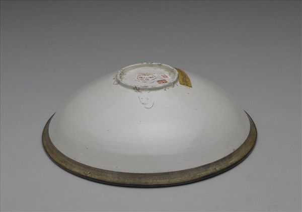 定窯 白瓷印花蓮塘紋碗