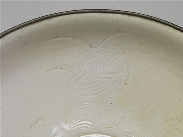 定窯 白瓷印花蓮塘紋碗