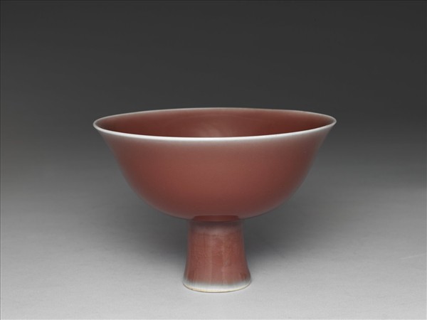紅釉高足碗