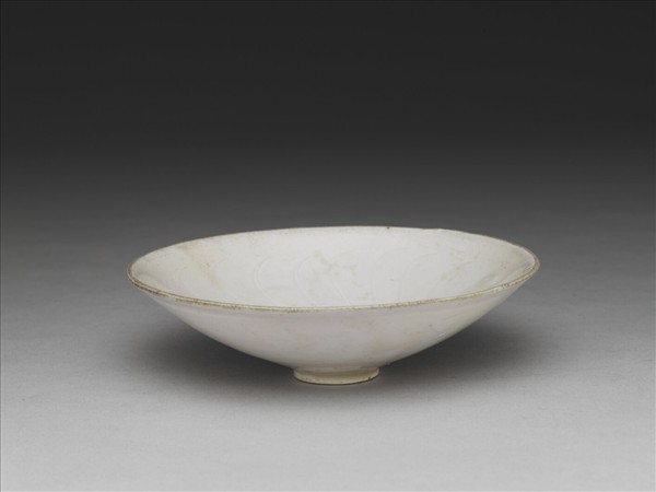 定窯 白瓷劃花斗笠碗