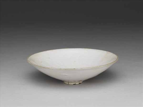 定窯 白瓷劃花斗笠碗