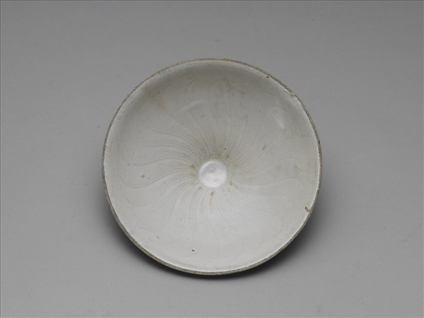 定窯 白瓷劃花斗笠碗