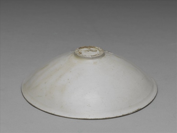 定窯 白瓷劃花斗笠碗