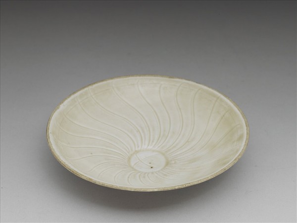 定窯 白瓷劃花斗笠碗