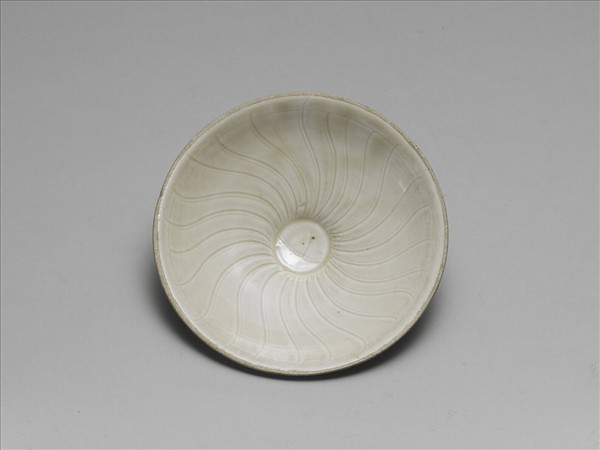 定窯 白瓷劃花斗笠碗