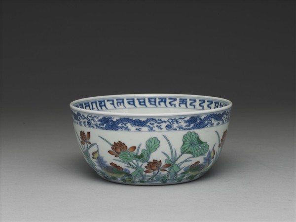 鬥彩蓮塘鴛鴦碗